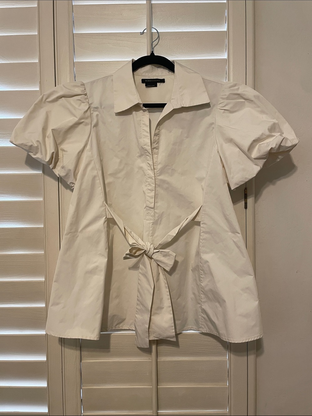 BCBGMaxAzria Ivory Tie-Front Puff Sleeve Blouse